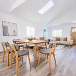 Charming 3B Home 10 Mins To Venice Beach